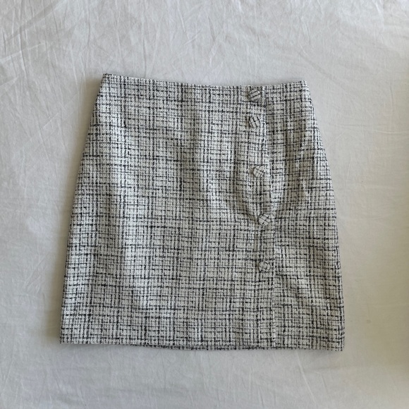 Dresses & Skirts - Skirt